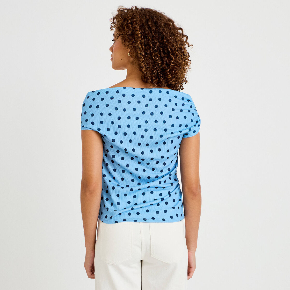 Top pliss&eacute; col bardot sans manches bleu ciel femme