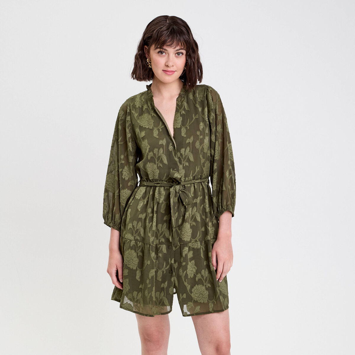 Robe chemise &eacute;vas&eacute;e ceintur&eacute;e vert kaki femme