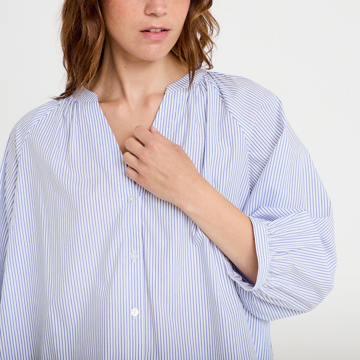Blouse col v manches 3/4 bleu ciel femme