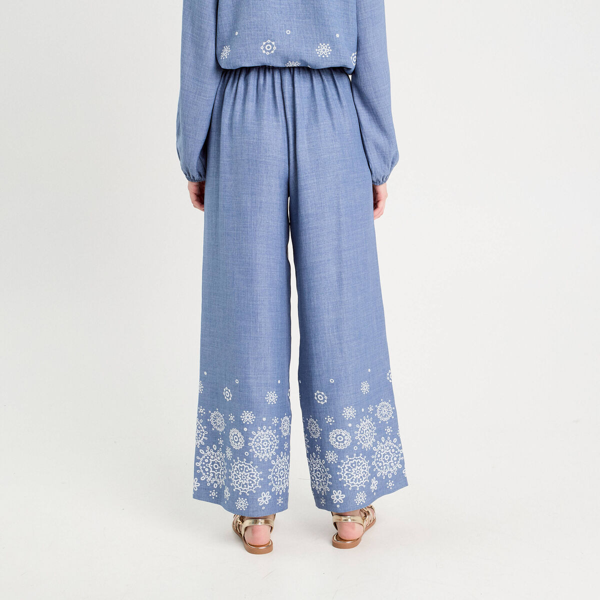 Pantalon large brodé bleu femme