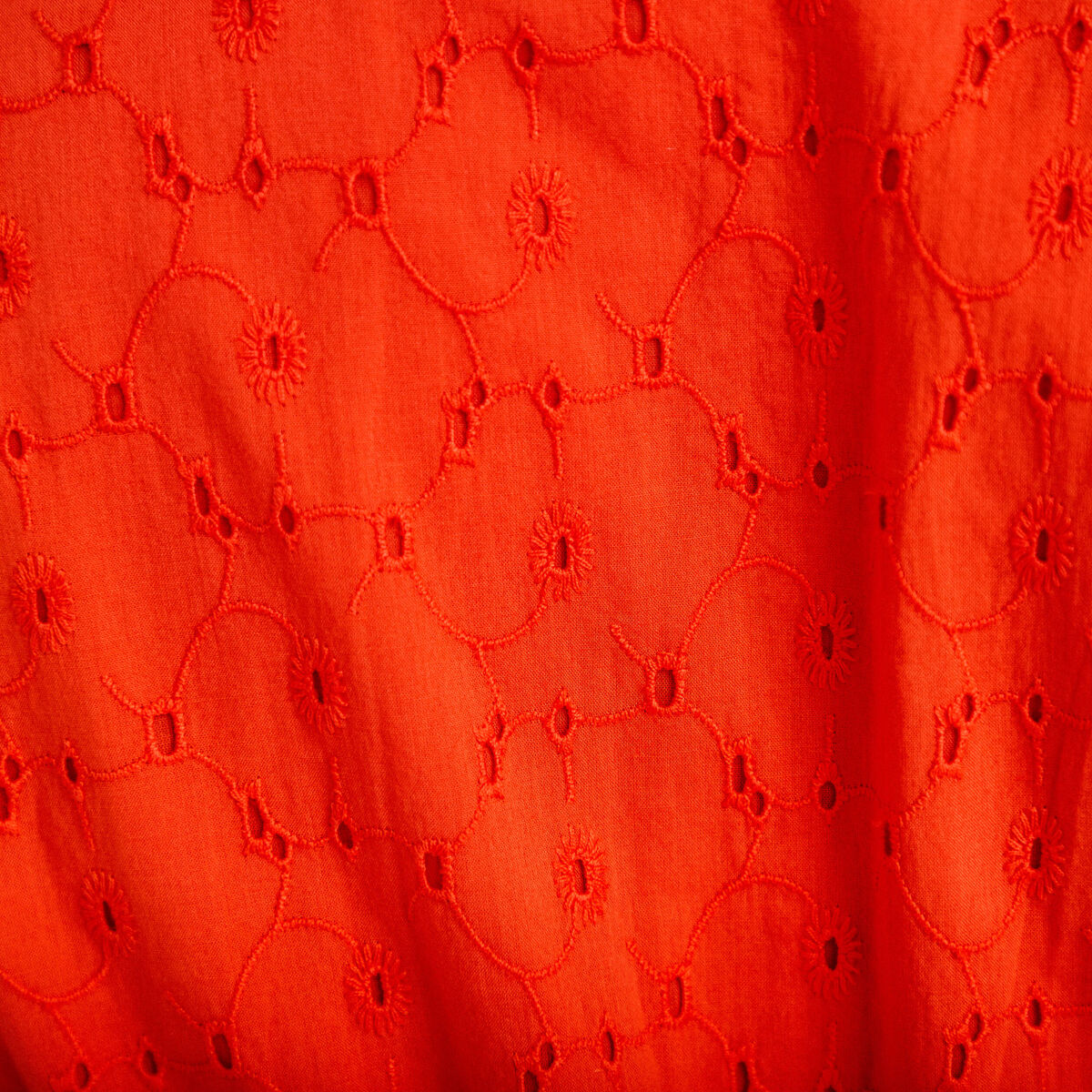 Robe courte &eacute;vas&eacute;e d&eacute;collet&eacute; brod&eacute;e orange fonc&eacute; femme