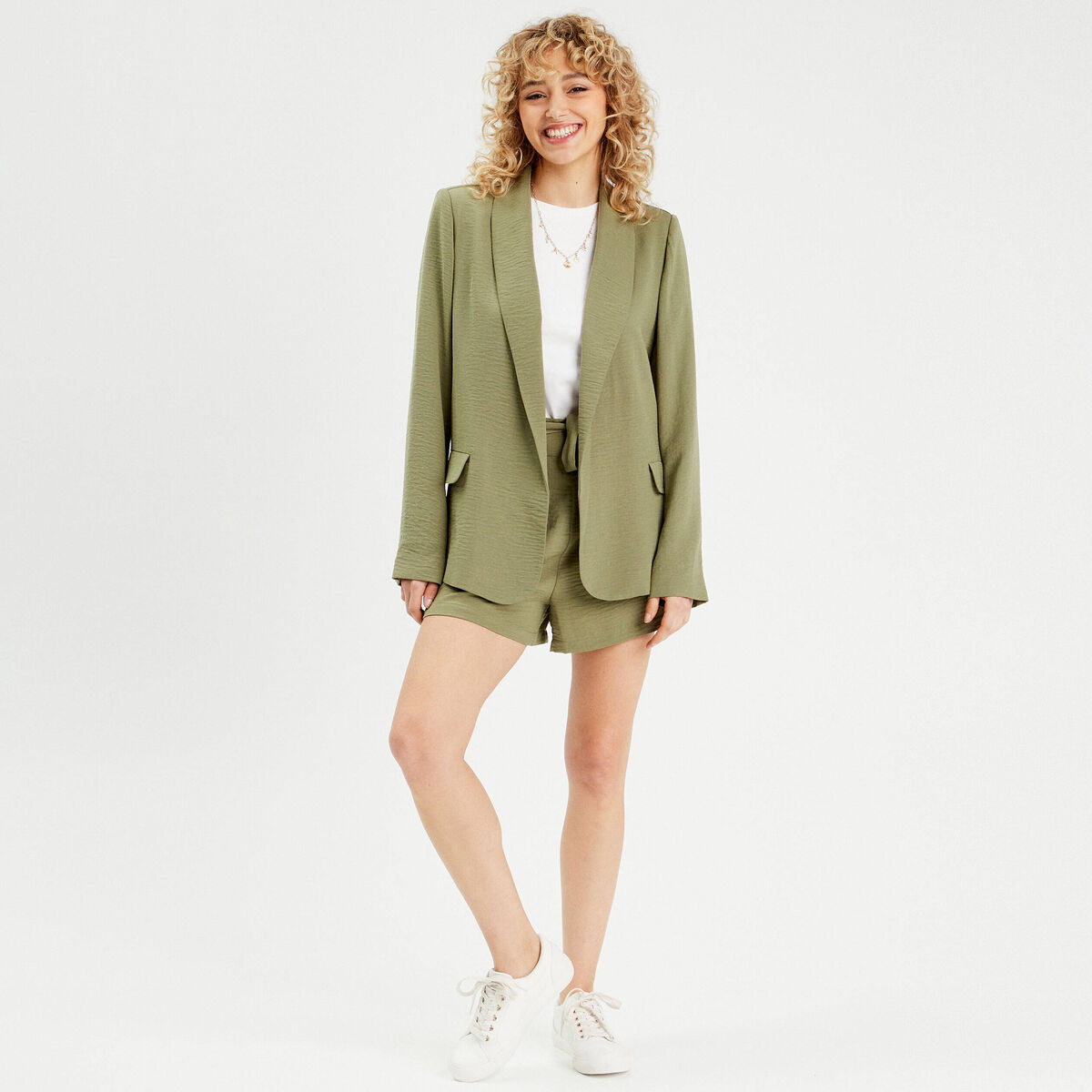 Short droit taille haute vert kaki femme