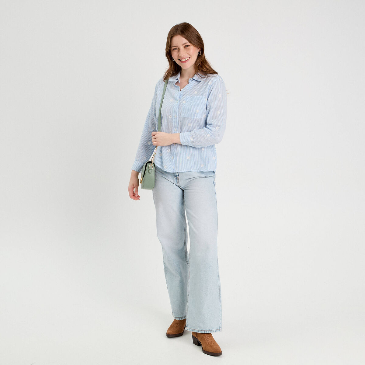 Chemise brod&eacute;e manches longues blanc femme