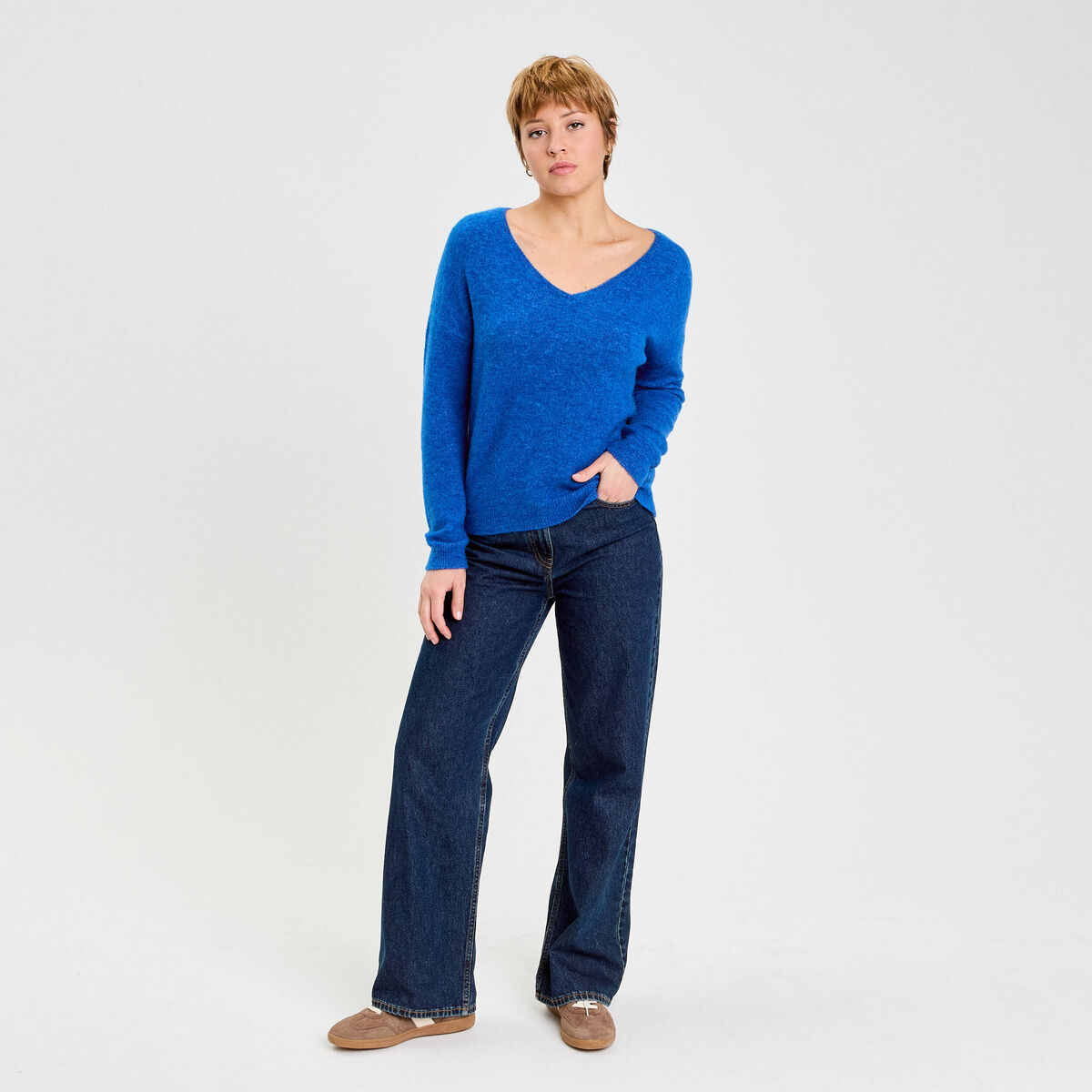 Pull avec col en V bleu electrique femme