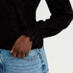 Top dentelle manches longues col rond noir femme