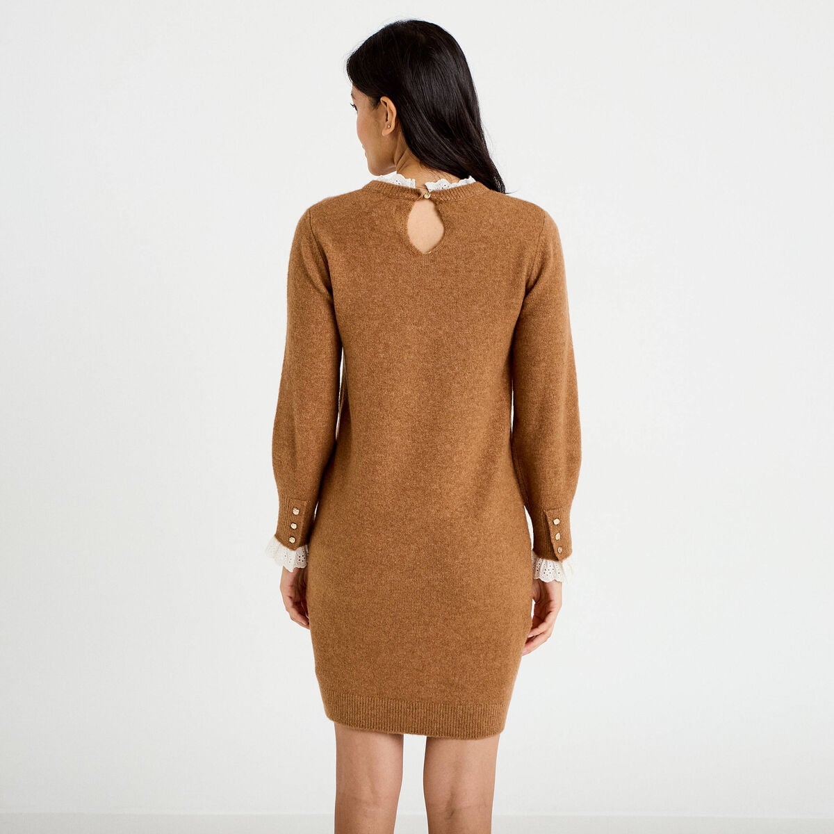 Robe pull ajust&eacute;e col rond dentelle camel femme