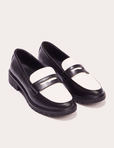 Mocassins vernis crantés ecru femme