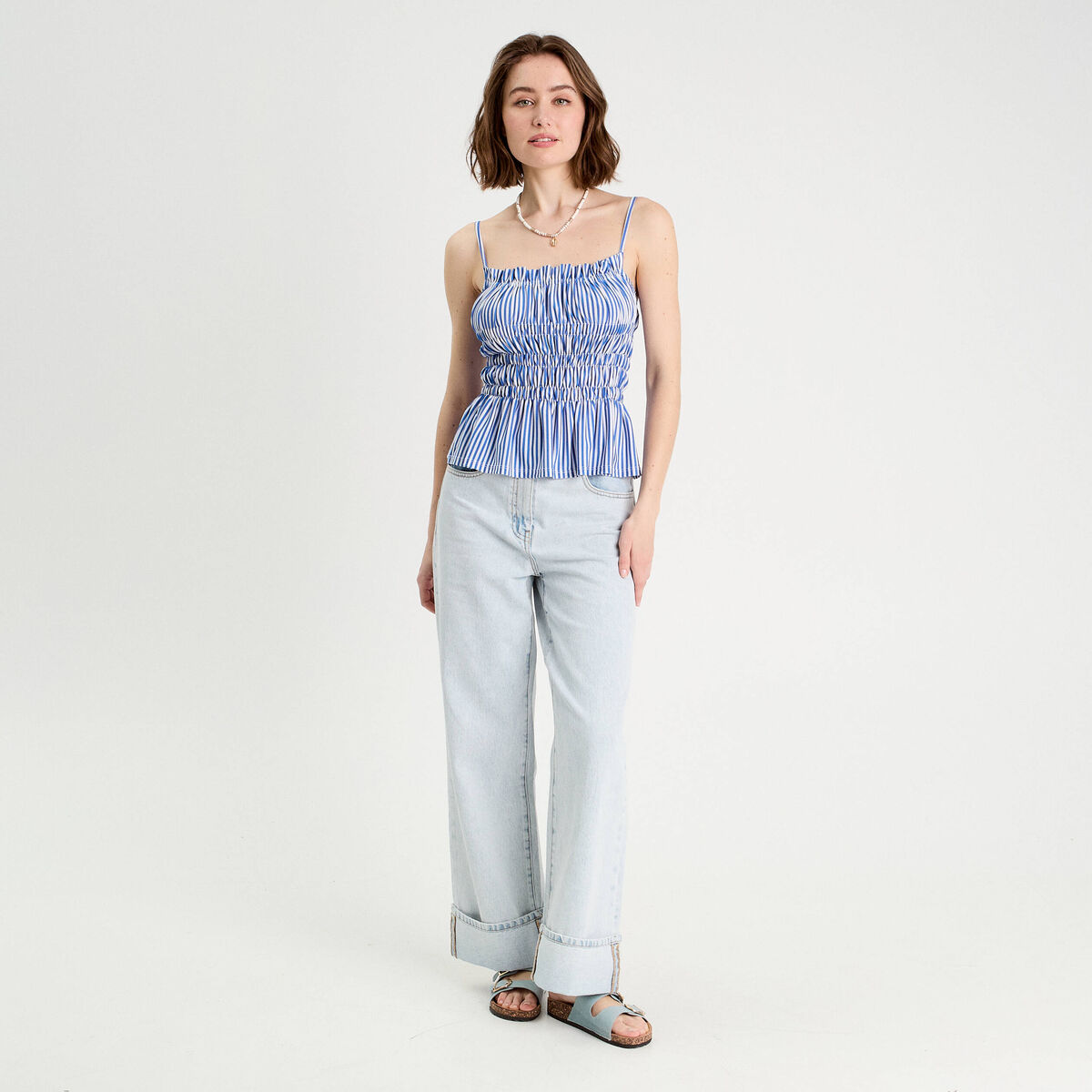 Blouse smockée bretelles fines bleu clair femme
