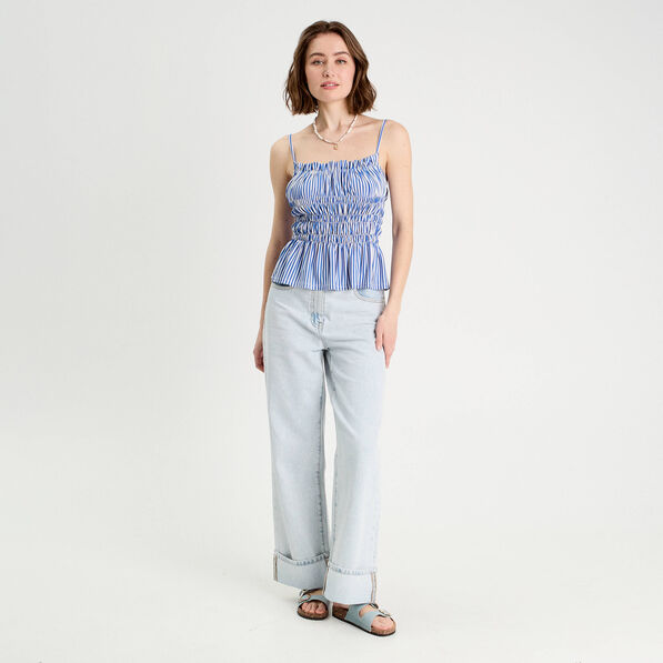 Blouse smockée bretelles fines bleu clair femme