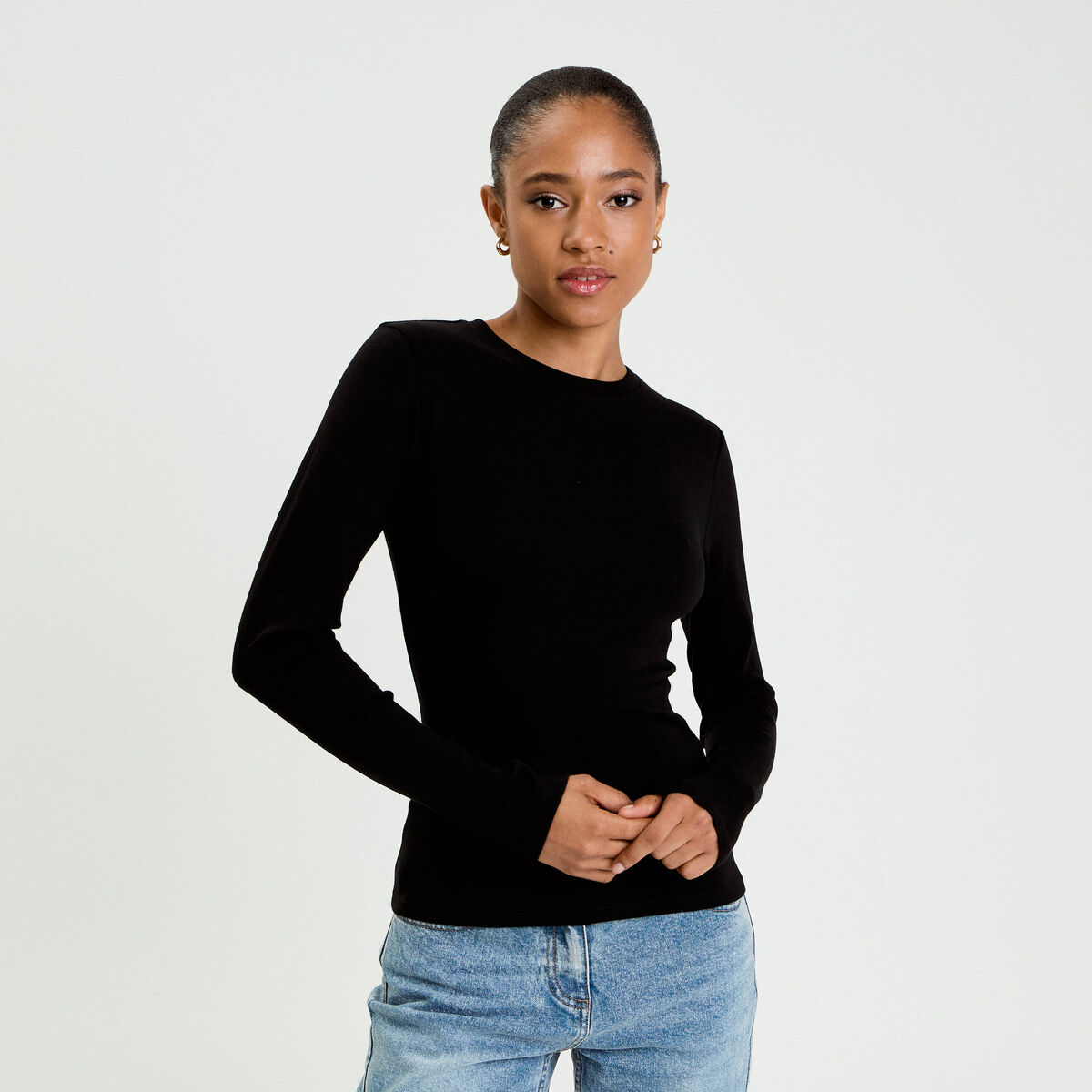 T-shirt cintr&eacute; col rond manches longues noir femme