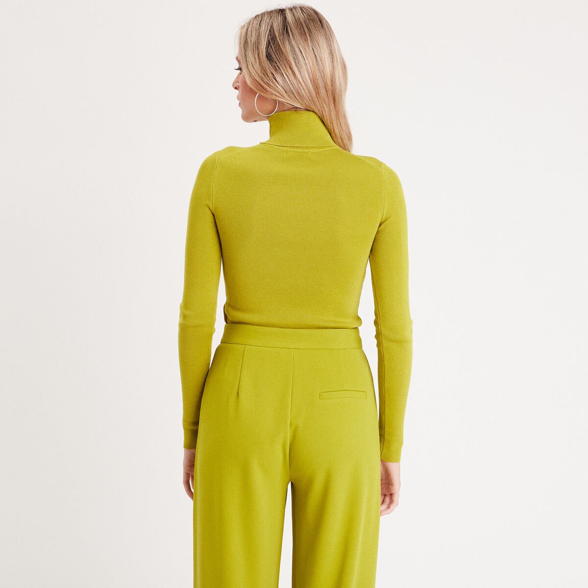 Pull côtelé col roulé vert olive femme