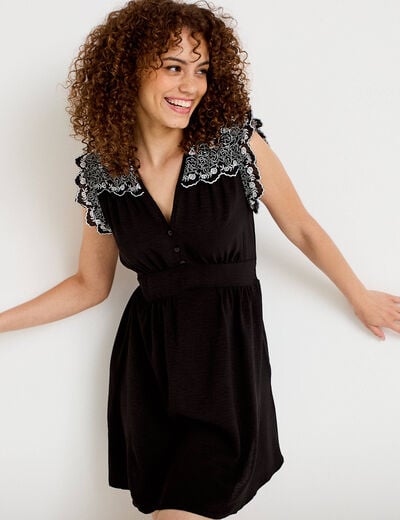 Robe courte &eacute;vas&eacute;e col v manches courtes noir femme