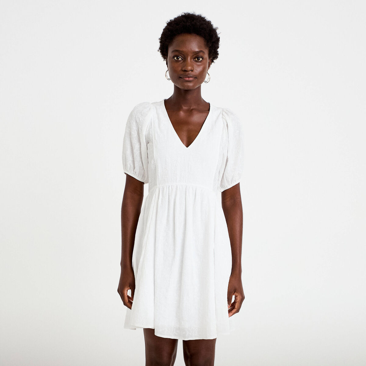 Robe droite courte col v manches courtes blanc femme