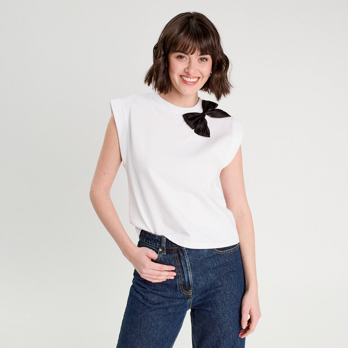 T-shirt d&eacute;tail noeud ecru femme