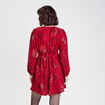 Robe &eacute;vas&eacute;e d&eacute;tails clout&eacute;s rouge fonc&eacute; femme