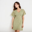 Robe courte &eacute;vas&eacute;e col v dentelle vert kaki femme