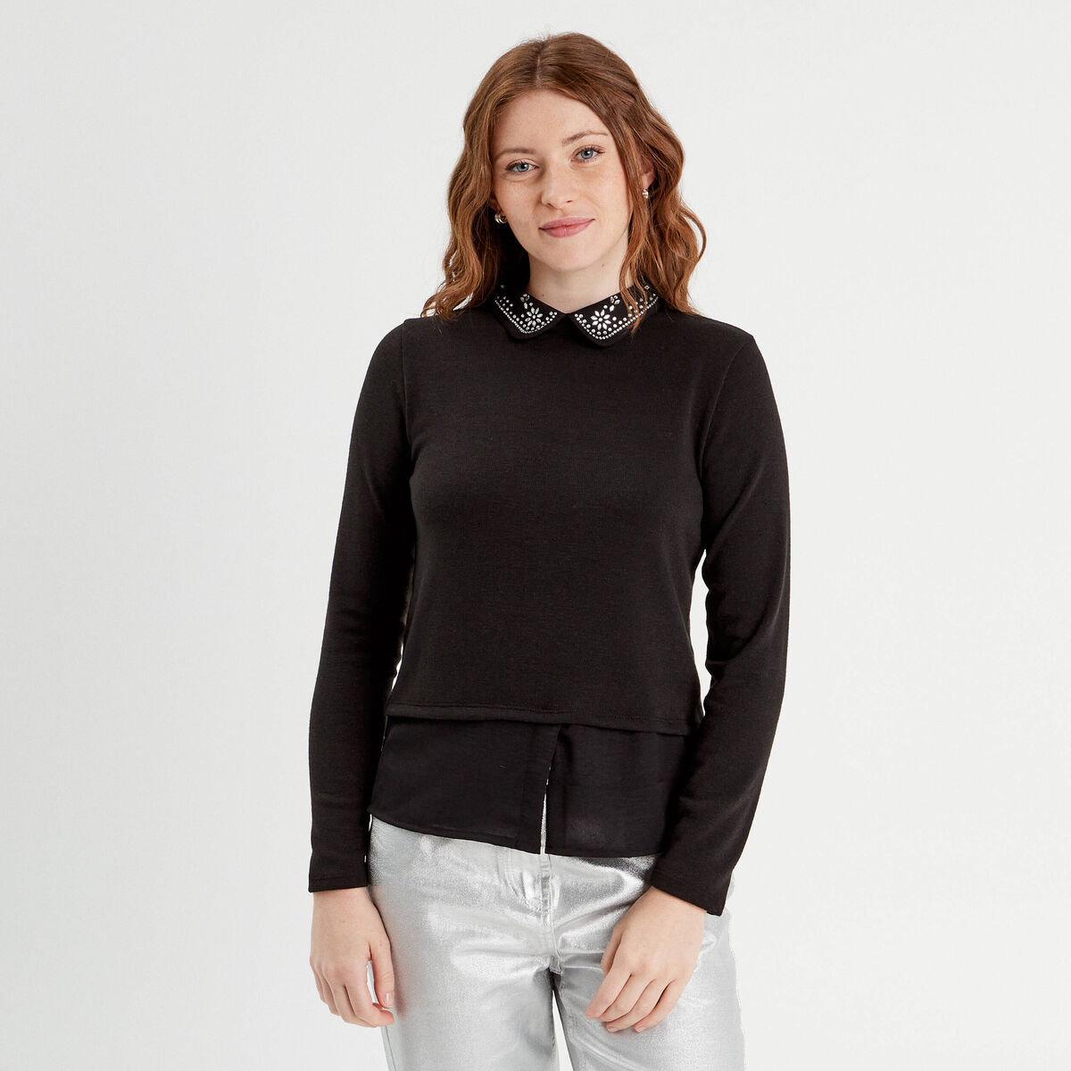 Pull col chemise bijoux noir femme