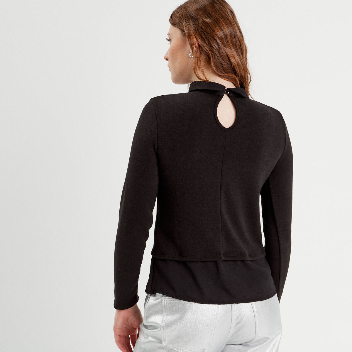Pull col chemise bijoux noir femme