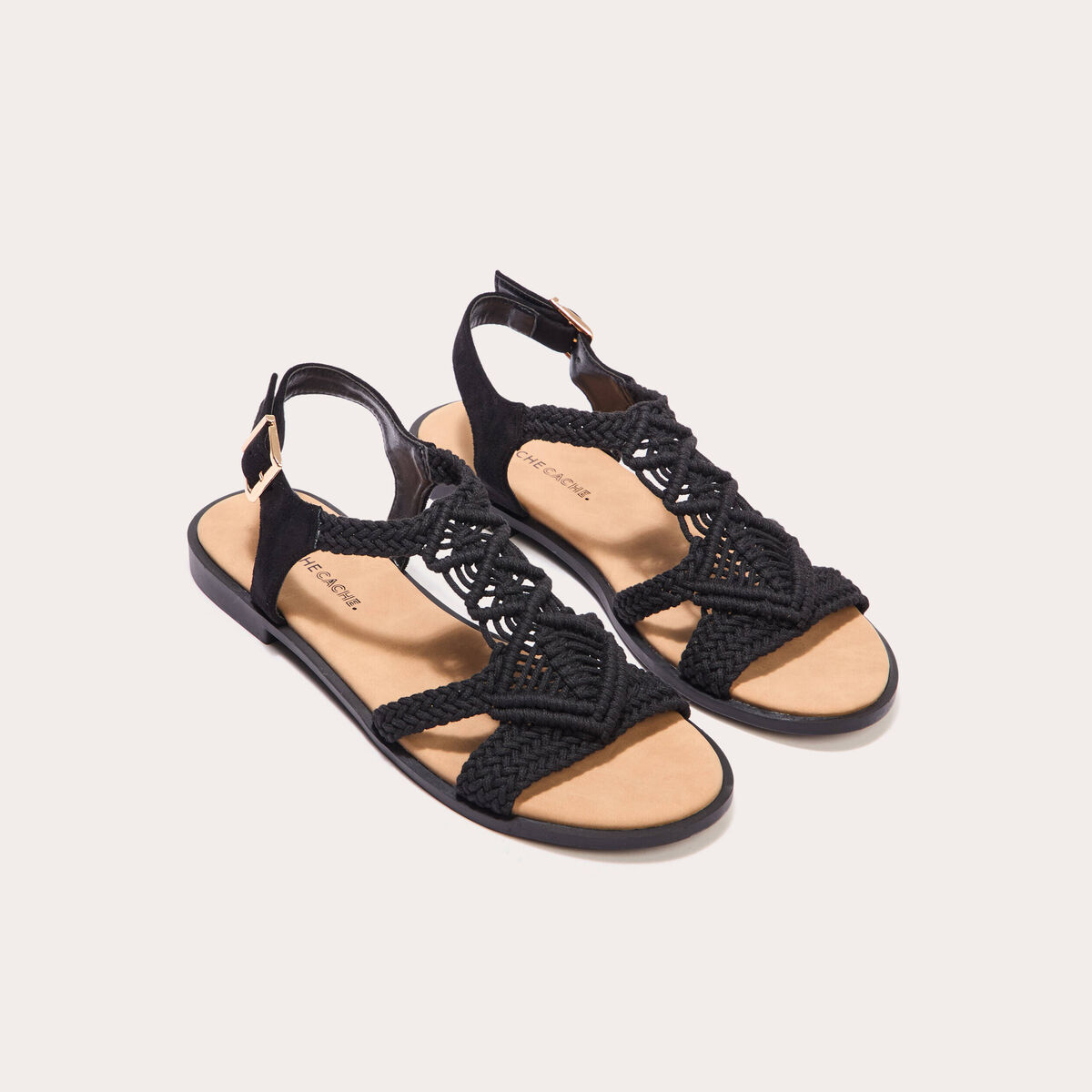 Sandales plates macramé noir femme