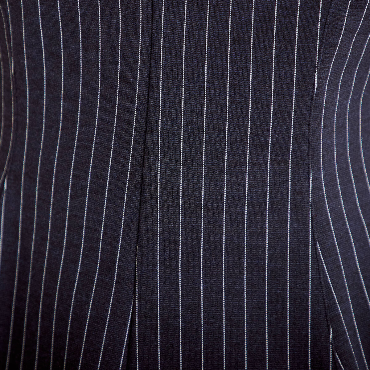 Top p&eacute;plum sans manches col rond bleu femme