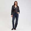 Blouse cintr&eacute;e courte en voile col V noir femme