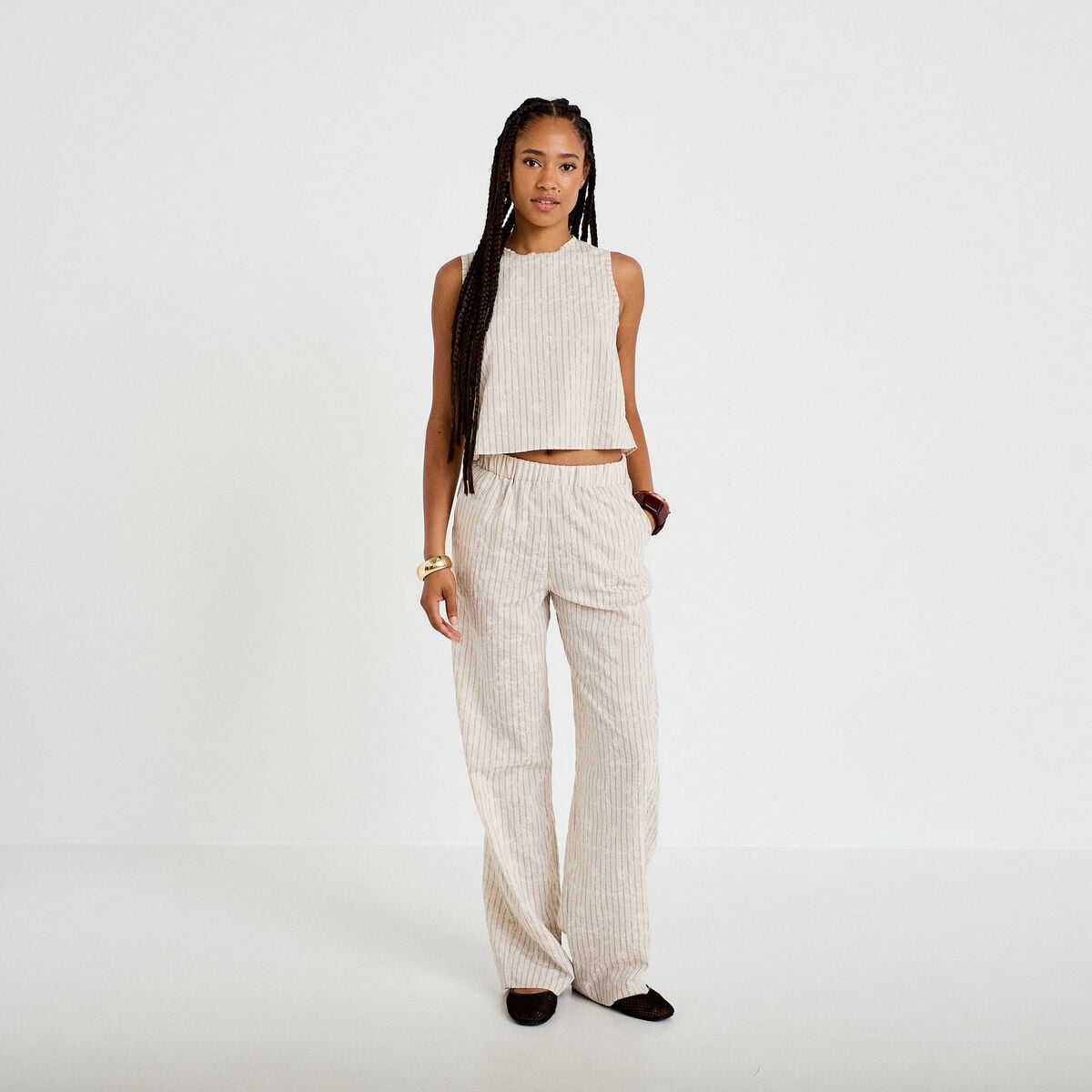 Top droit sans manches pliss&eacute; col rond creme femme