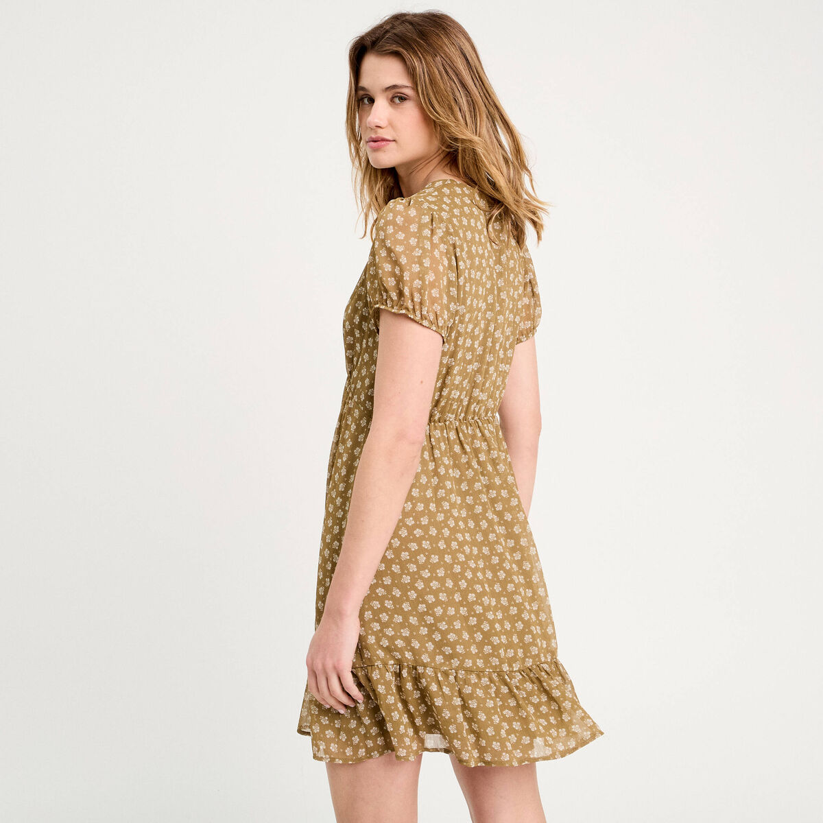 Robe &eacute;vas&eacute;e manches courtes vert olive femme