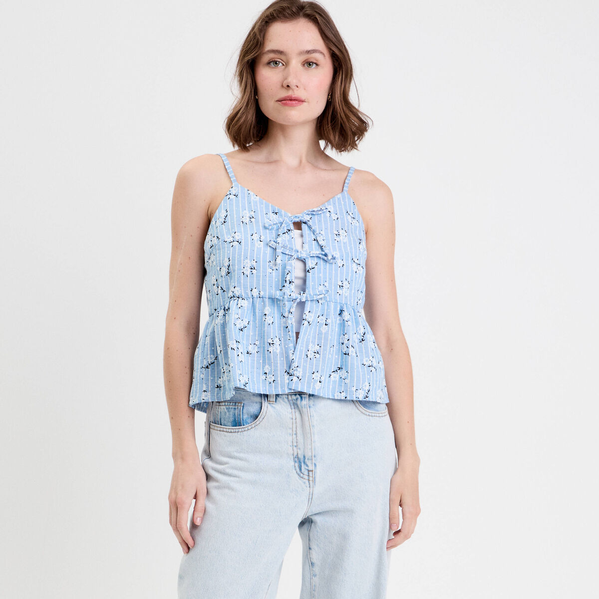 Top ajusté cropped col v bretelles bleu ciel femme