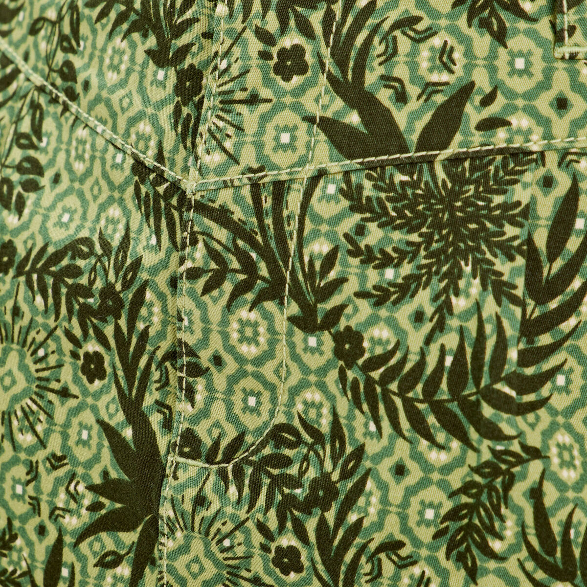 Jupe chino droite ceintur&eacute;e vert femme