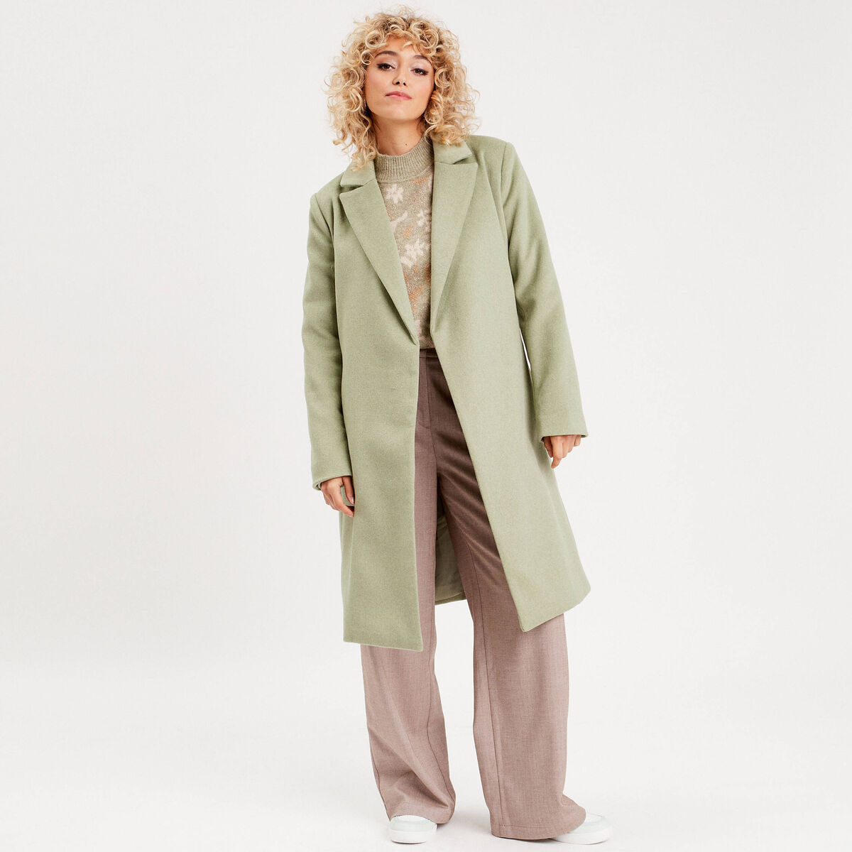 Manteau long droit ceintur&eacute; vert kaki femme
