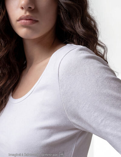 T-shirt ajust&eacute; d&eacute;collet&eacute; manches longues blanc