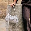 Sac &agrave; main gris argent