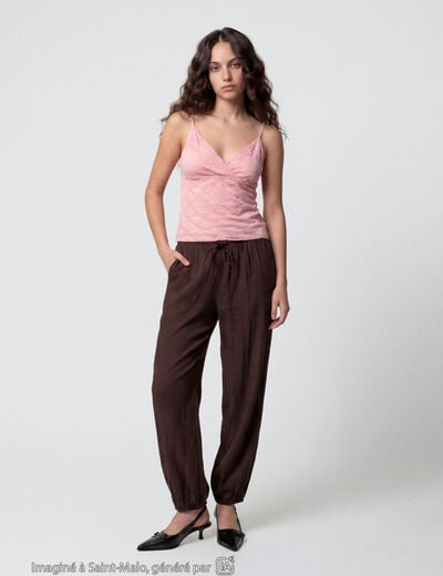 Top ajust&eacute; d&eacute;collet&eacute; sans manches rose