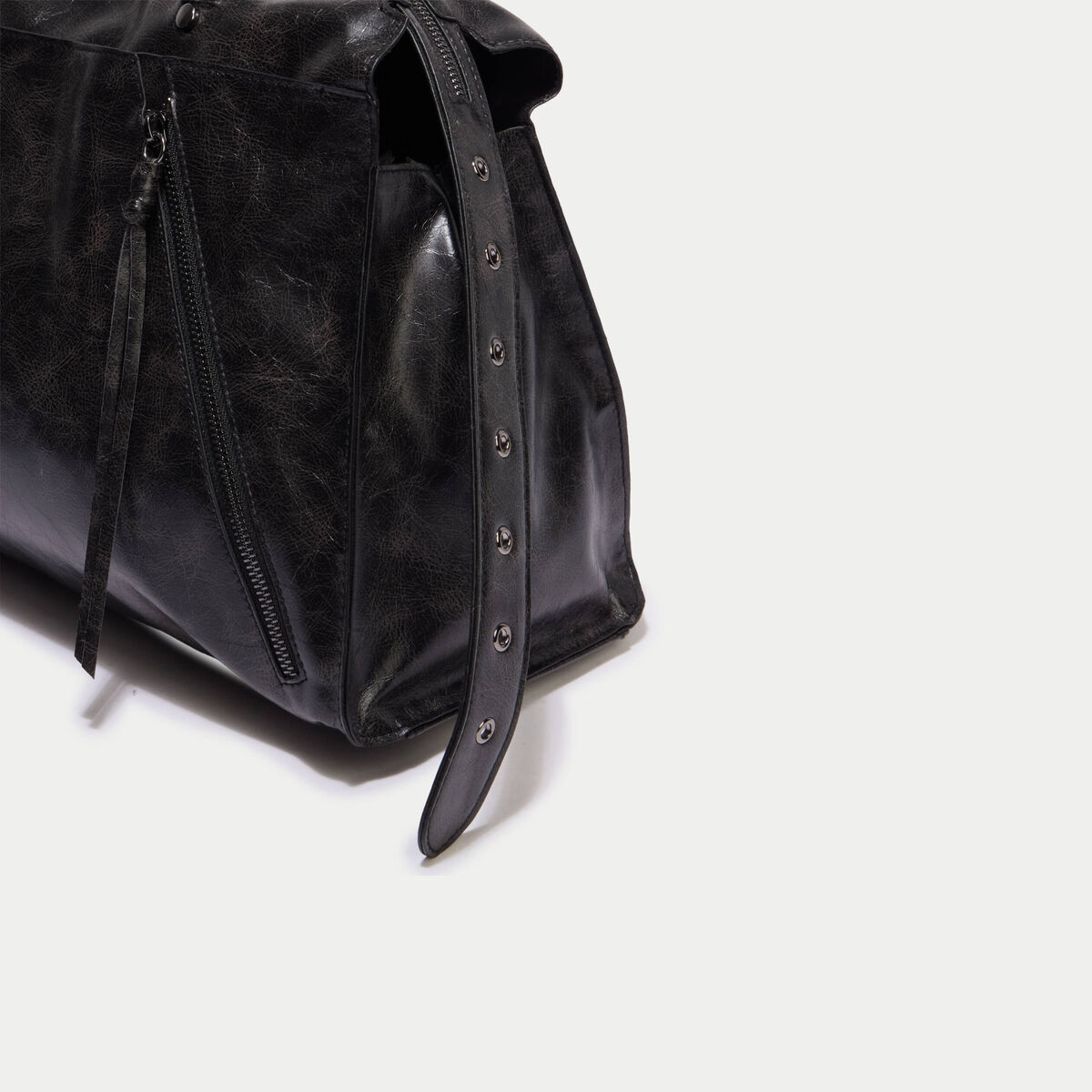 Sac port&eacute; &eacute;paule noir ado