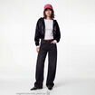 Blouson droit cropped &agrave; capuche velours noir