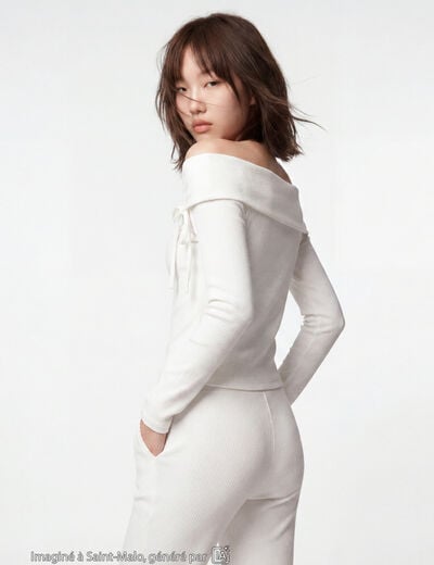Top ajust&eacute; cropped manches longues ecru