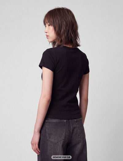 T-shirt ajust&eacute; col rond manches courtes noir