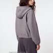 Blouson cropped effet boule &agrave; capuche gris fonc&eacute;
