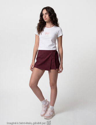 Jupe-short taille haute avec ceinture bordeaux