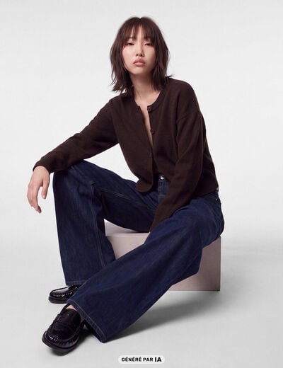 Gilet ajust&eacute; cropped manches longues marron fonc&eacute;