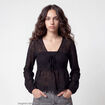 Chemise cintr&eacute;e dentelle col rond noir ado