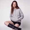 Sweat boyfriend brillant &agrave; capuche gris clair