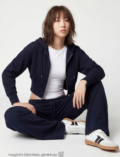 Sweat ajust&eacute; cropped &agrave; capuche bleu marine