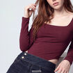 Body ajust&eacute; d&eacute;collet&eacute; manches longues bordeaux