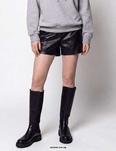 Short taille haute en similicuir noir