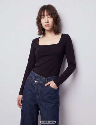 T-shirt ajust&eacute; d&eacute;collet&eacute; manches longues noir