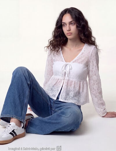Chemise cintr&eacute;e dentelle col en V ecru