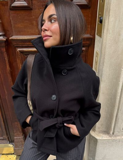 Manteau droit court col montant noir