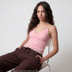 Top ajust&eacute; d&eacute;collet&eacute; sans manches rose