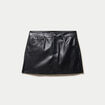 Jupe-short en similicuir noir